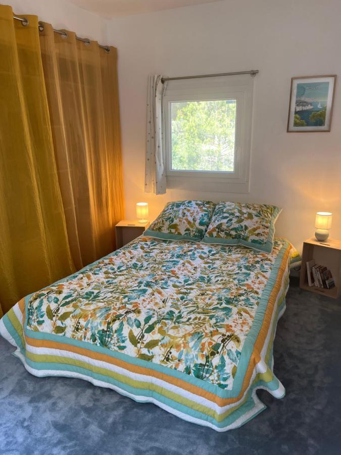 Chambre Double Cassis Bagian luar foto