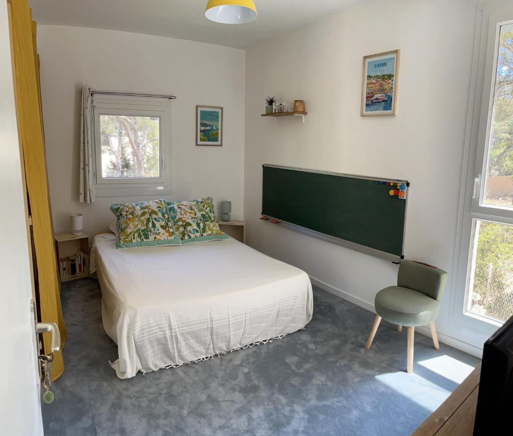 Chambre Double Cassis Bagian luar foto