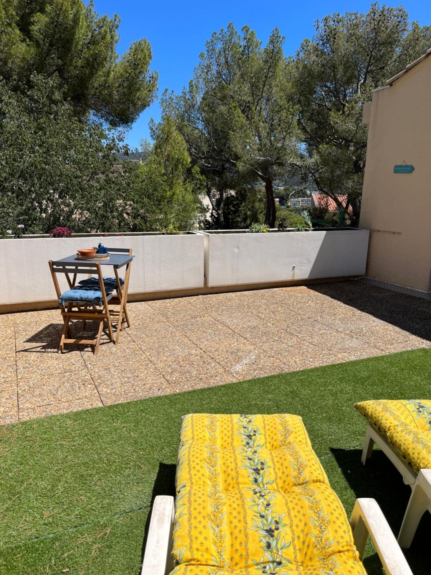 Chambre Double Cassis Bagian luar foto